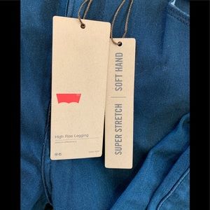 Levi’s High Rise Denim Legging